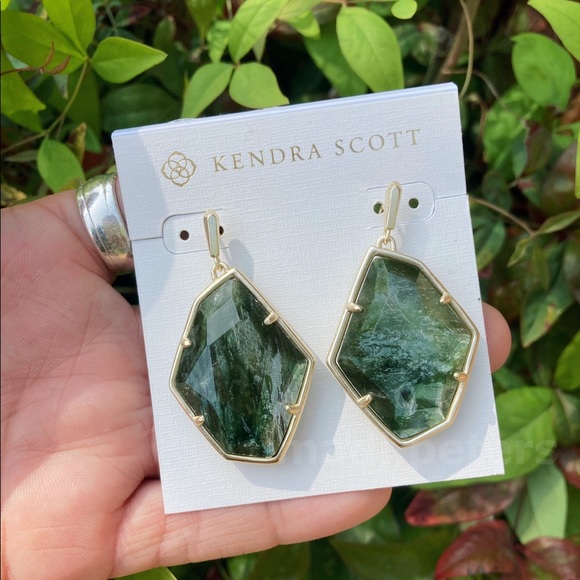 Kendra Scott Dunn Earrings in Sage Mica - Picture 6 of 7